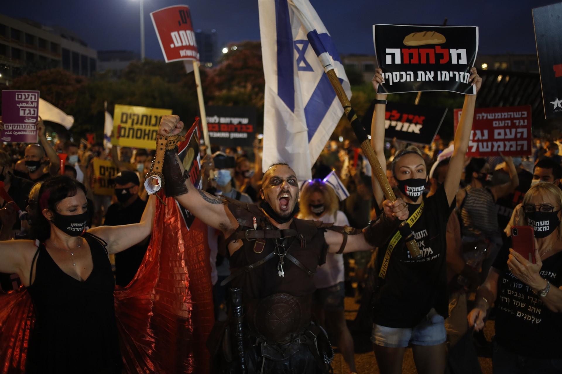 Israelis protest governments economic response to virus