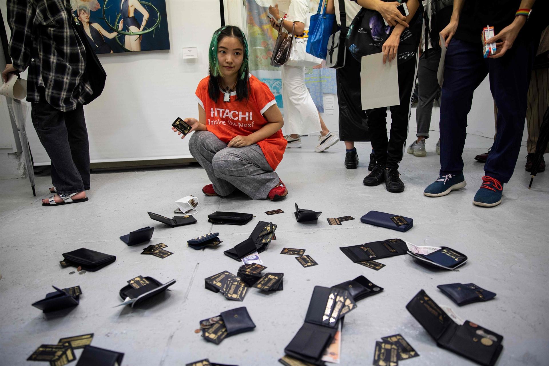 Up for grabs: Tokyo art exhibit invites theft