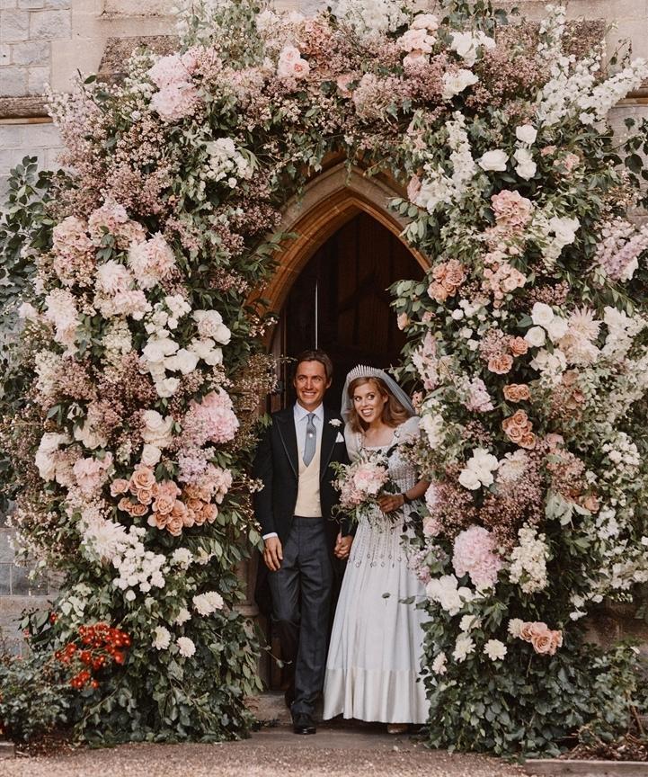 Buckingham Palace release details of Princess Beatrices secret wedding