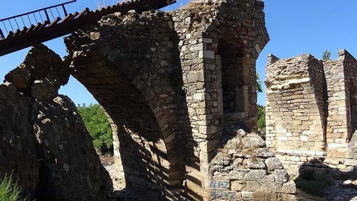 Three-century-old stone bridge to stand again after restoration
