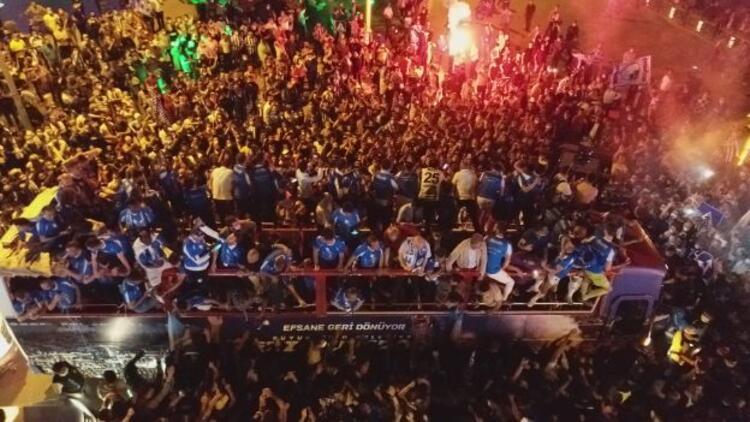 Health minister says football fans’ celebrations ‘worrying’