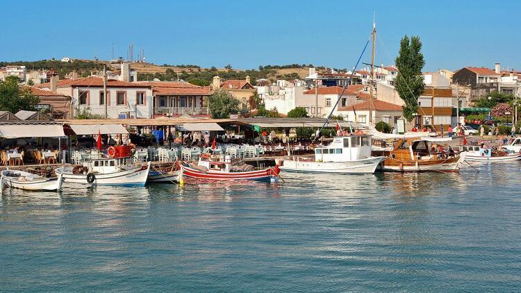 Eyes turn to Ayvalık as nearby Greek islands’ borders shut