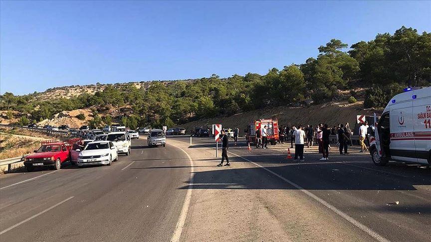 4 soldiers killed after bus flips over