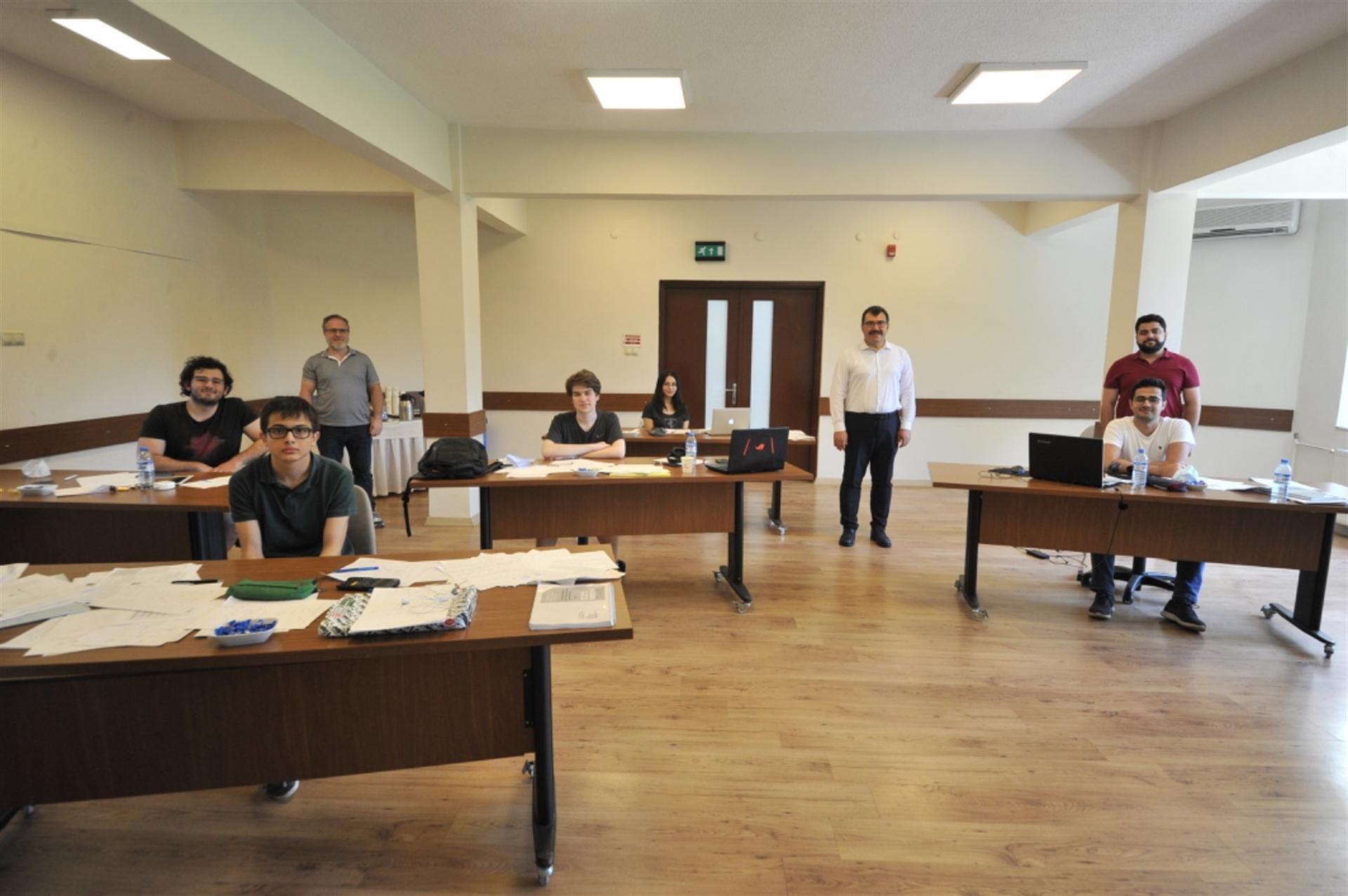 Turkey wins 2 gold medals in European physics contest