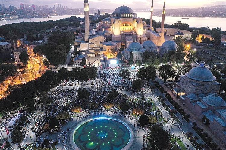 Work should continue in Hagia Sophia: Op-ed