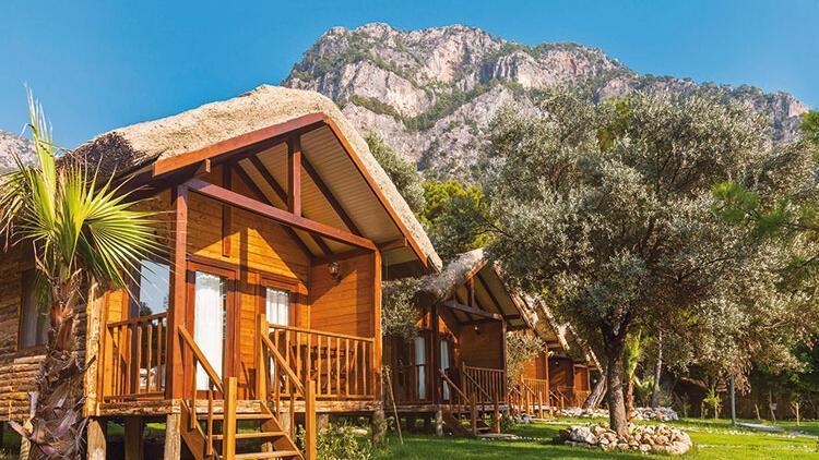 Bungalow hotels become favorite holiday spots amid pandemic