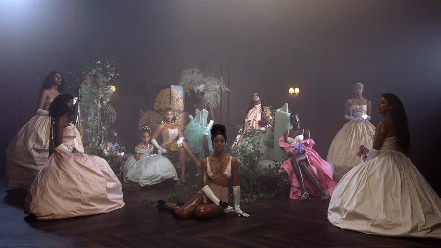 Beyonce delights fans with visual album