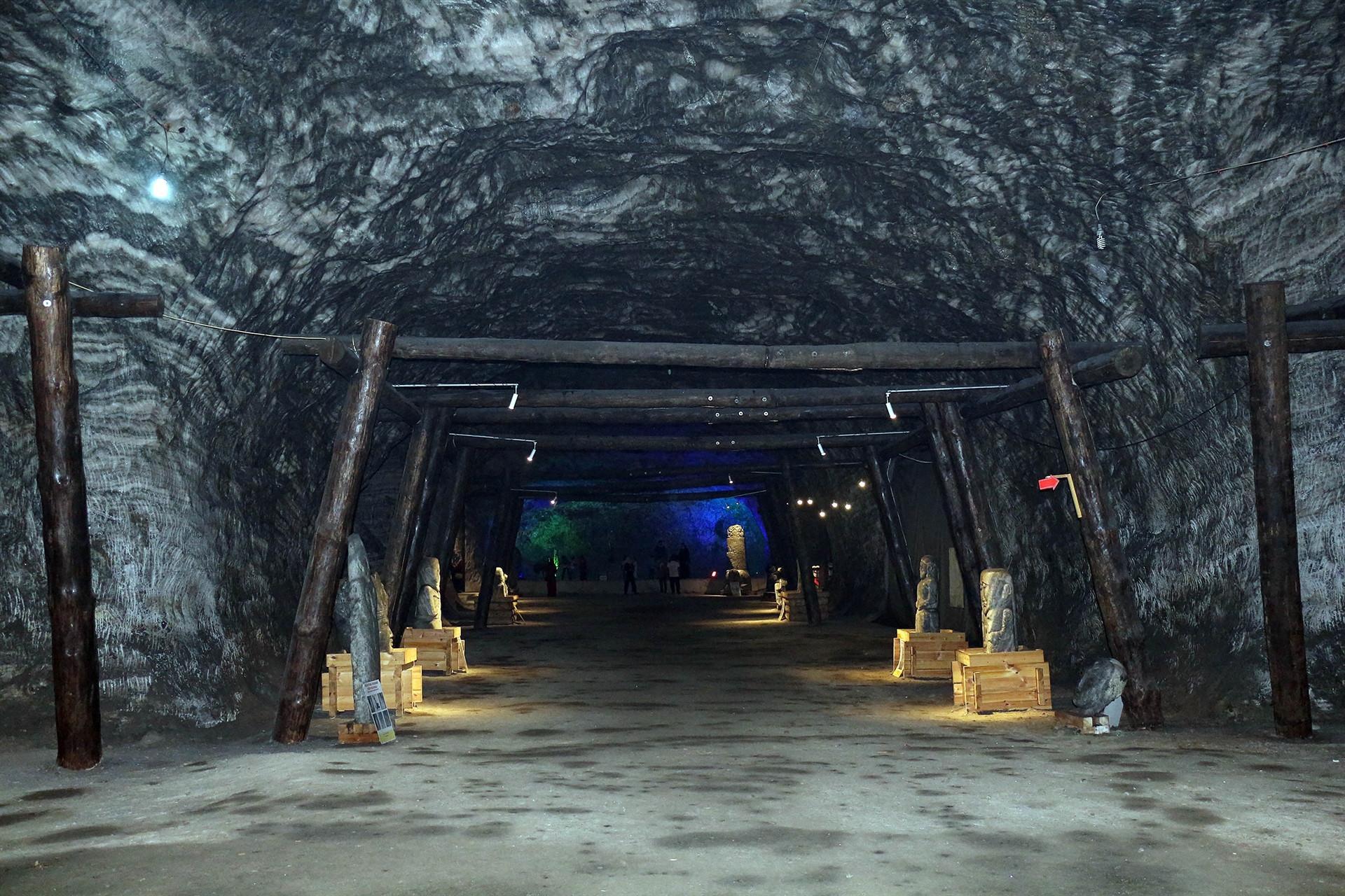 Visitors flock to 5,000-year-old salt cave on first day of holiday