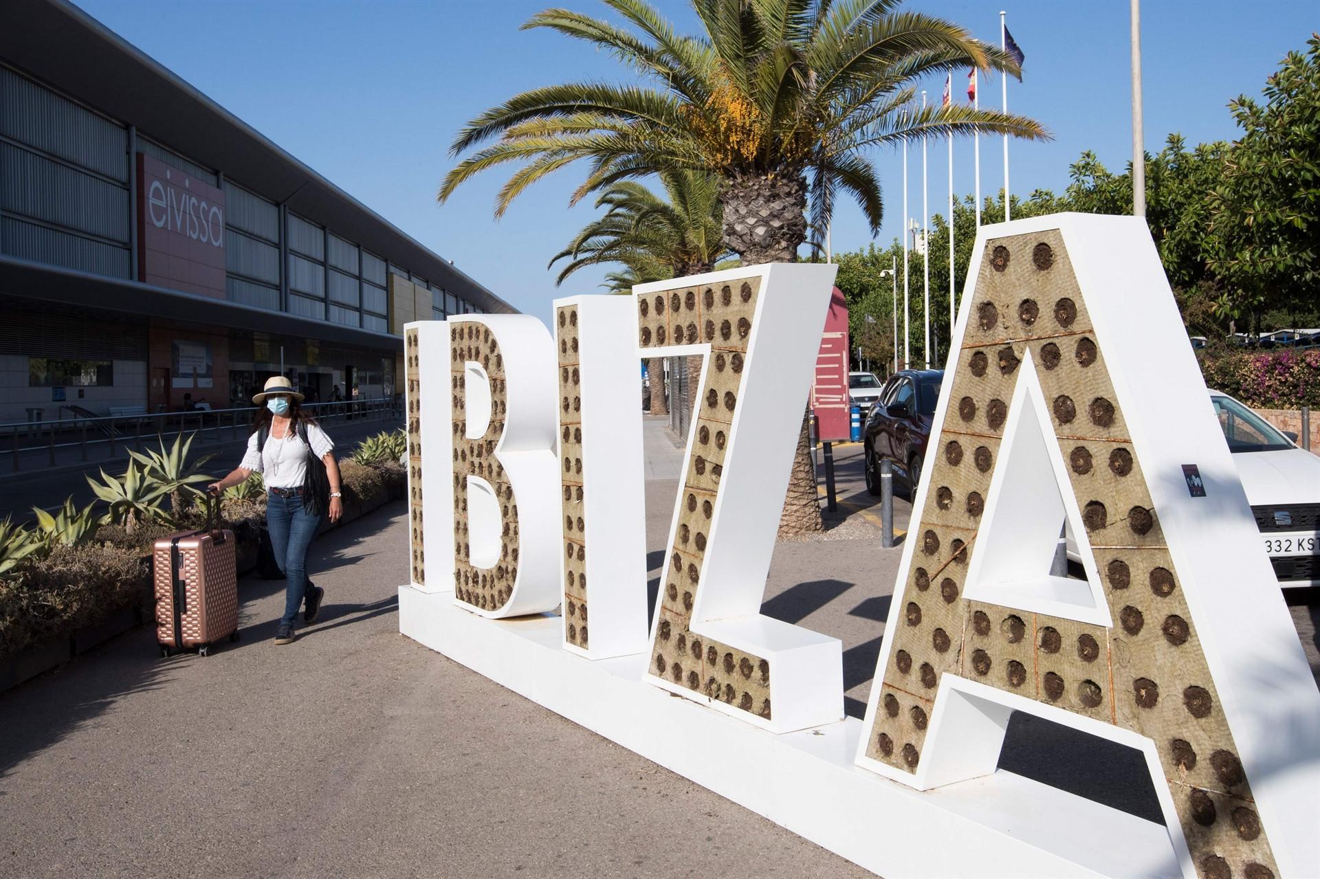 Pandemic spoils party for Ibizas legendary nightlife