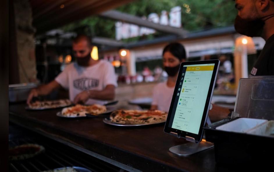 Pizza restaurant launches Spains first virtual waiter app