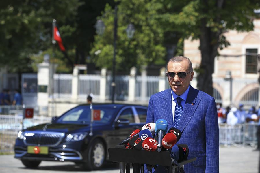 Erdoğan announces resumption of Turkey energy search in eastern Med
