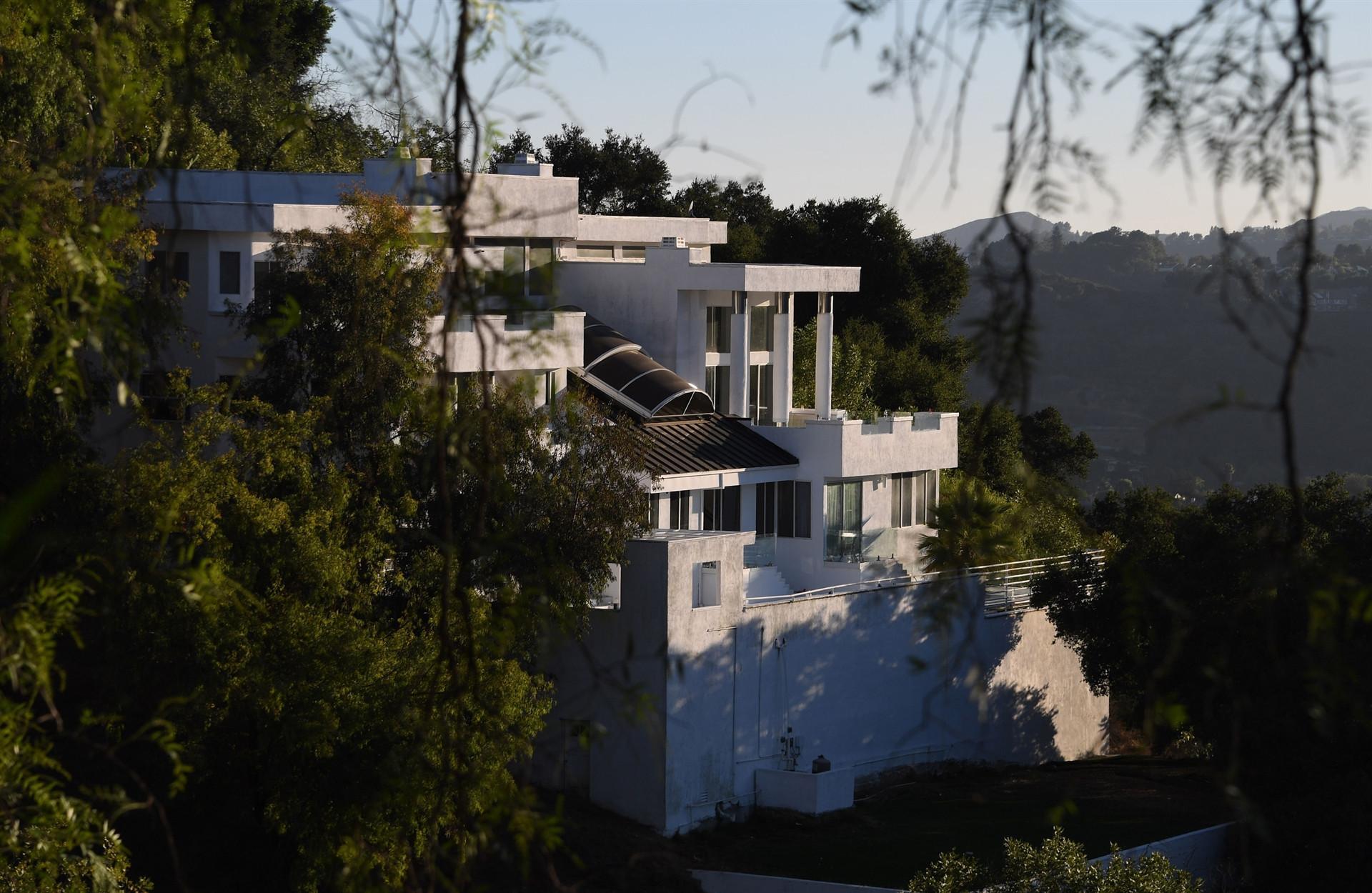 LA parties head for the Hollywood Hills as mayor vows crackdown