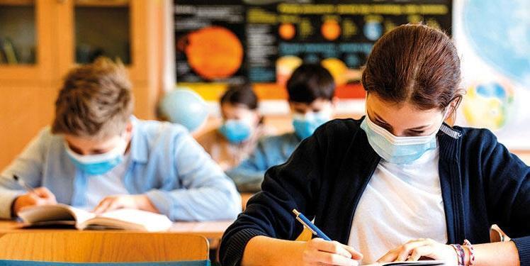Minister warns private schools on in-person education
