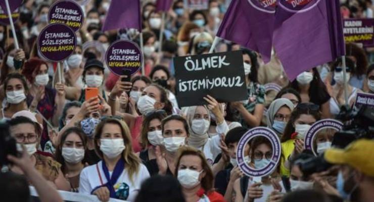 Ruling AKP says its open to hear views of associations on Istanbul Convention