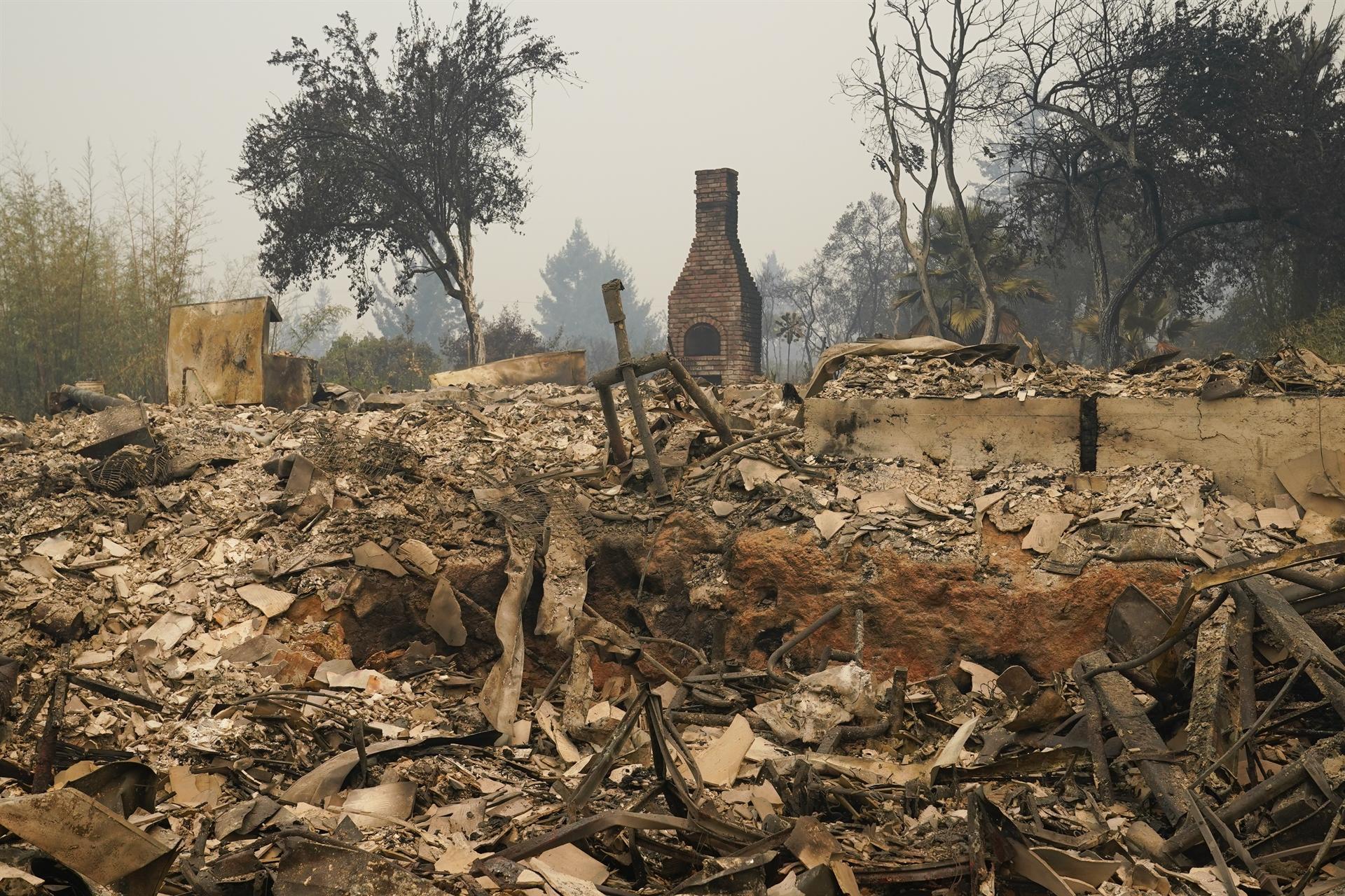 Changing weather prompts more fire fears in California
