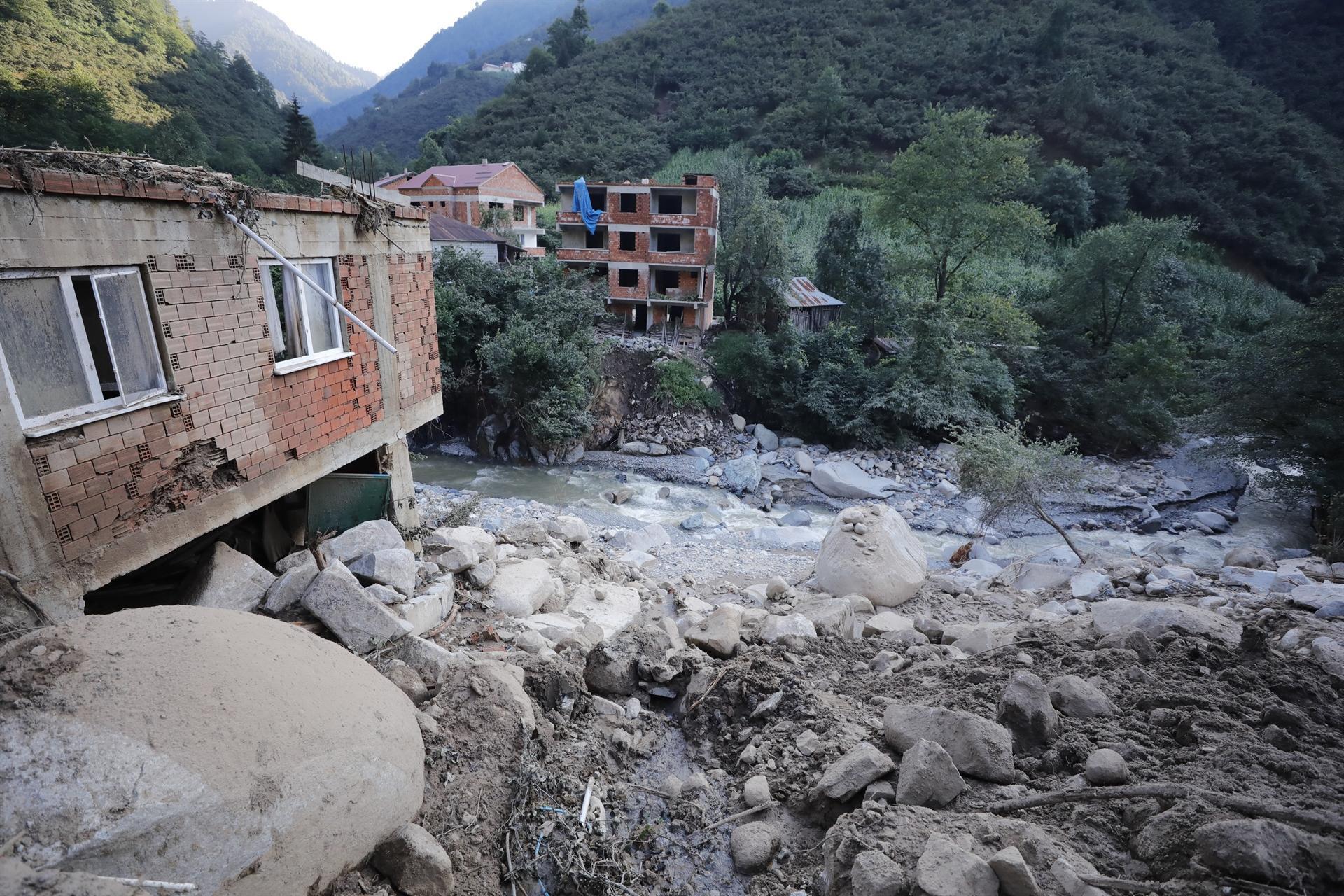 172 people stranded in Giresun flood rescued