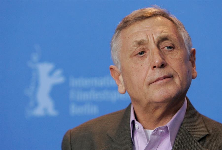 Oscar-winning Czech director Jiri Menzel dies at 82