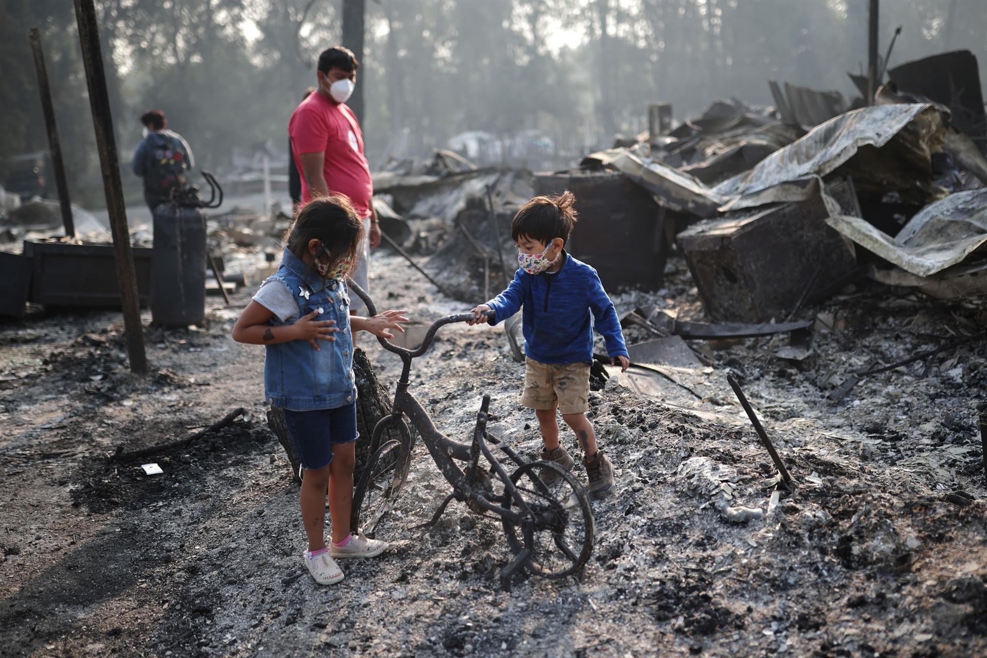 Evacuate now: Wildfires grow in Oregon as 500K flee
