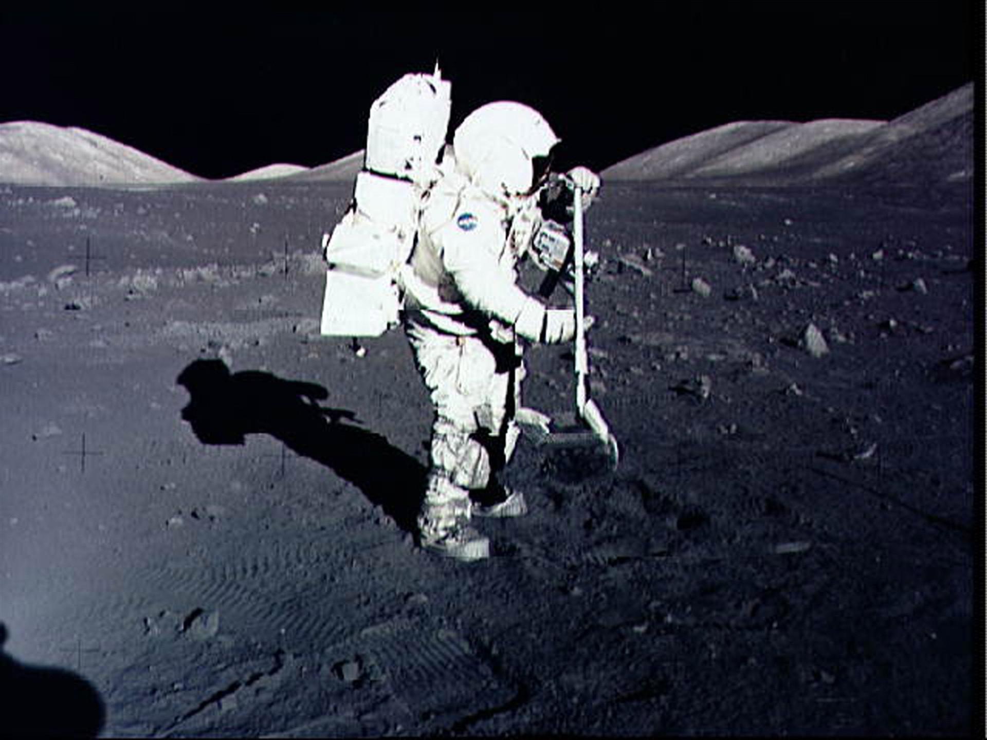 NASA to buy moon dirt mined by private firms