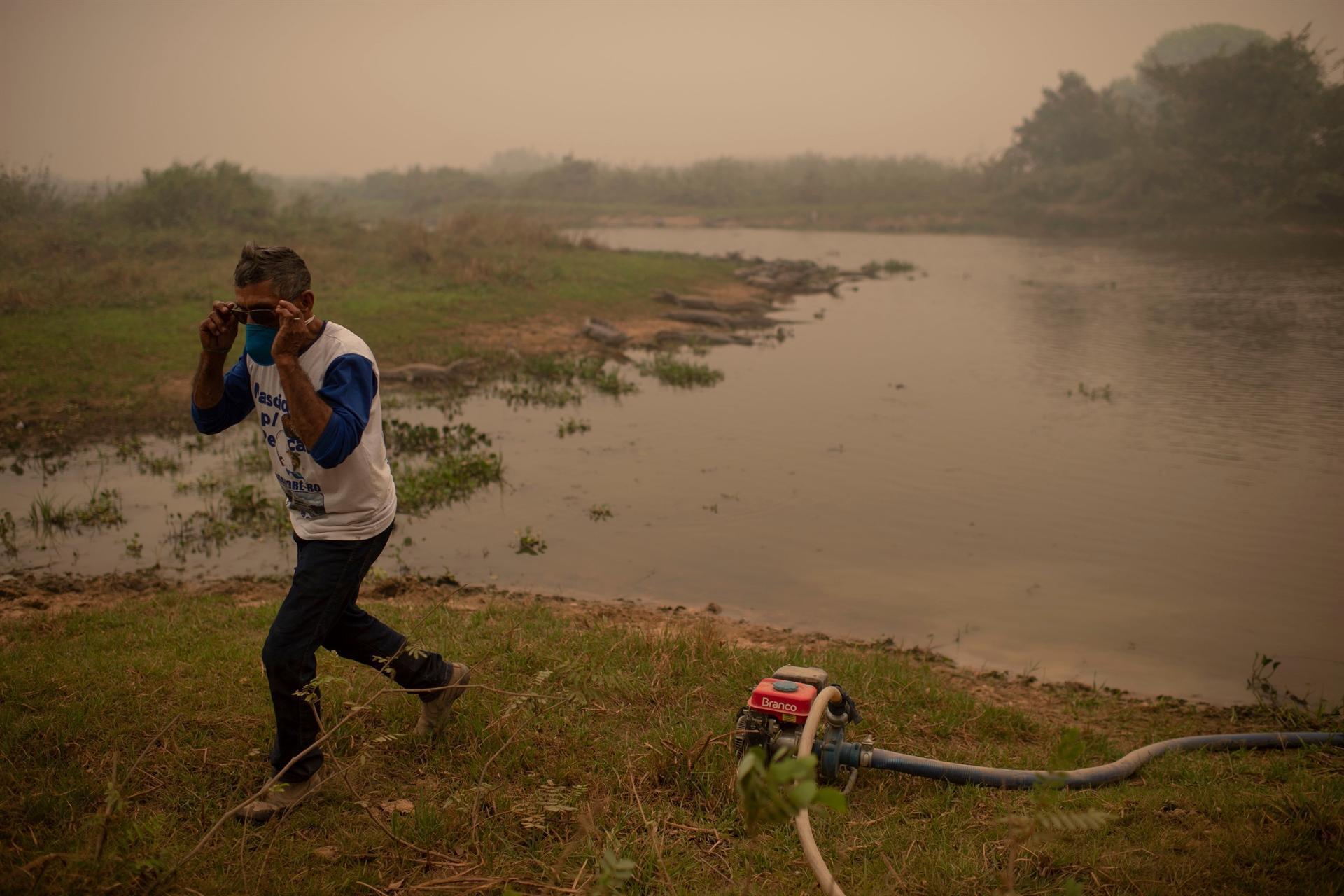 Desperate race against fires in worlds biggest tropical wetlands
