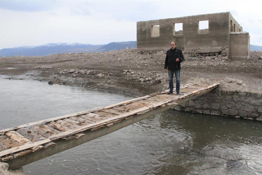 Remains of 15th-century mosque come to light due to drawdown