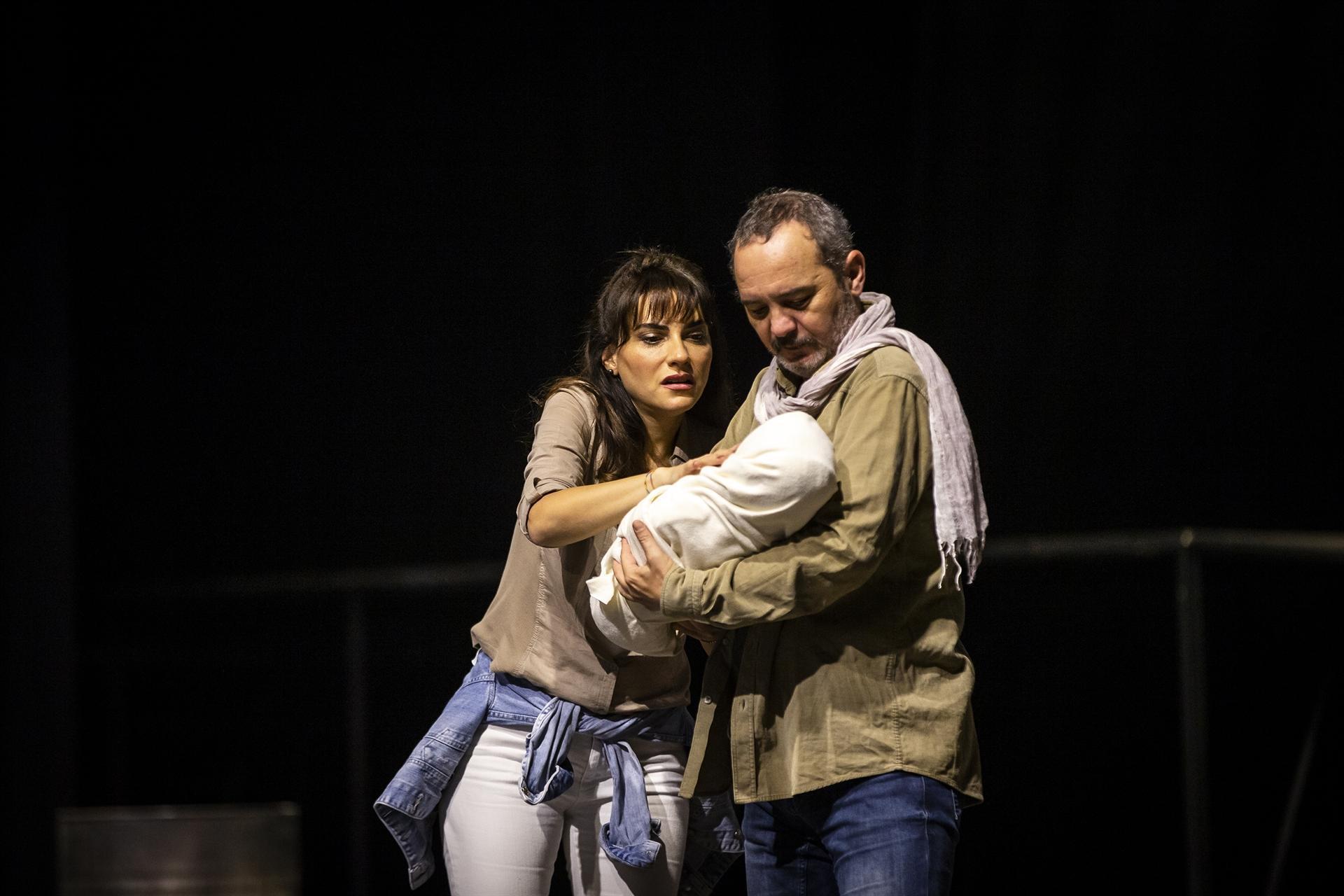 ‘The Girl with Red Scarf’ on theater stage