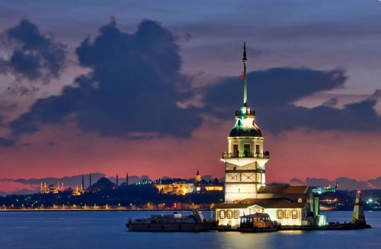 Da Vinci Code author says Istanbul is his favorite city in world