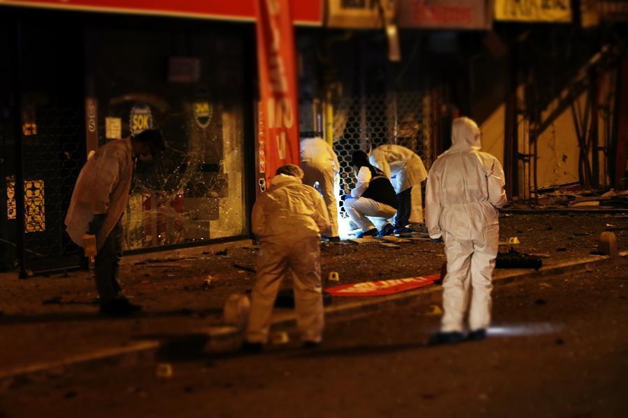 Suicide bomber targets border town, no casualties