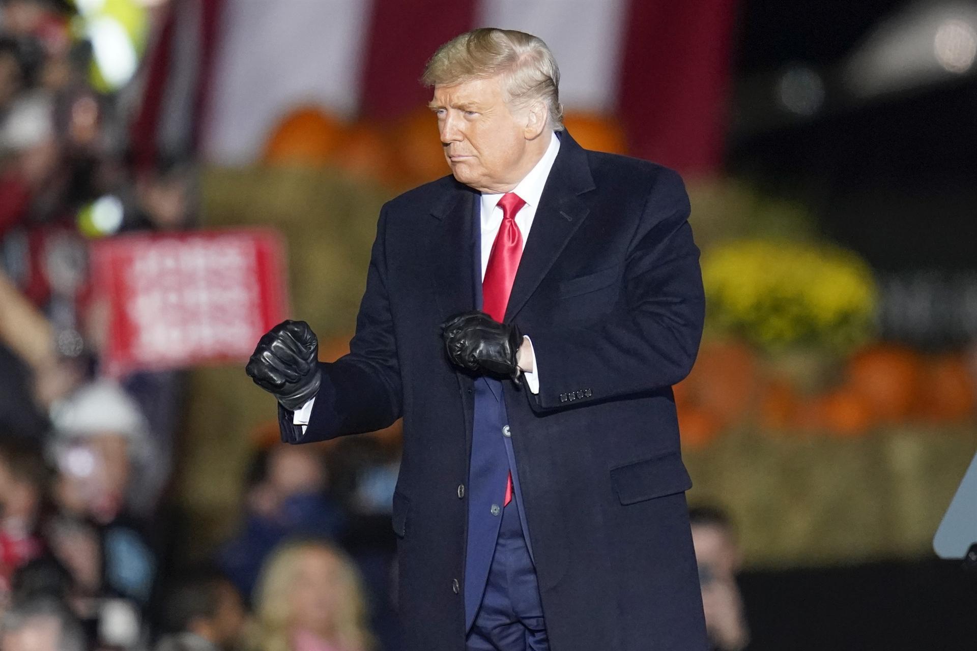 Trump launches final battleground pitch; Biden focuses on PA
