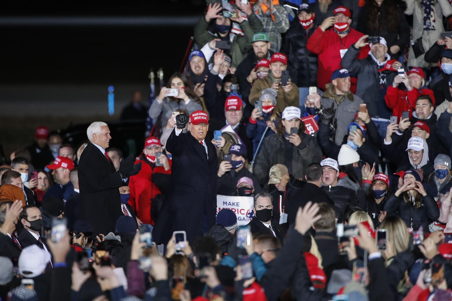 US business leaders urge calm, brace for mayhem around election