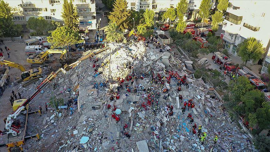 Constructors of collapsed İzmir buildings detained