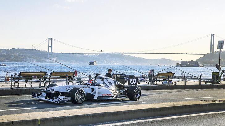 Hamilton poised to win 7th world title in Turkey