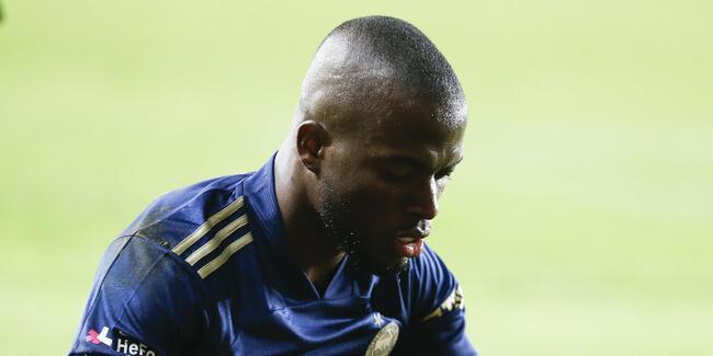 Fenerbahçe forward Valencia contracts virus