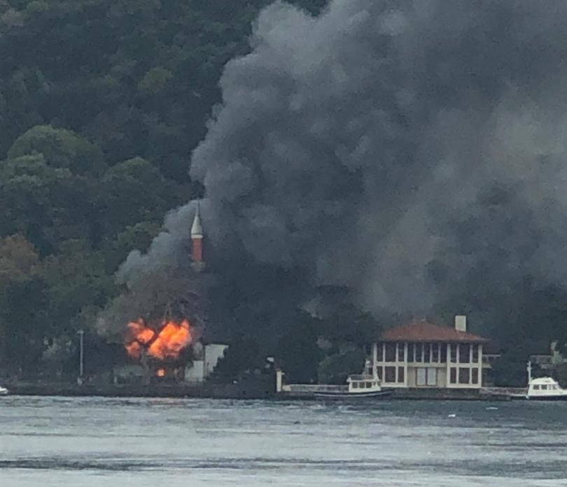Fire in historical waterfront mosque on Bosphorus extinguished