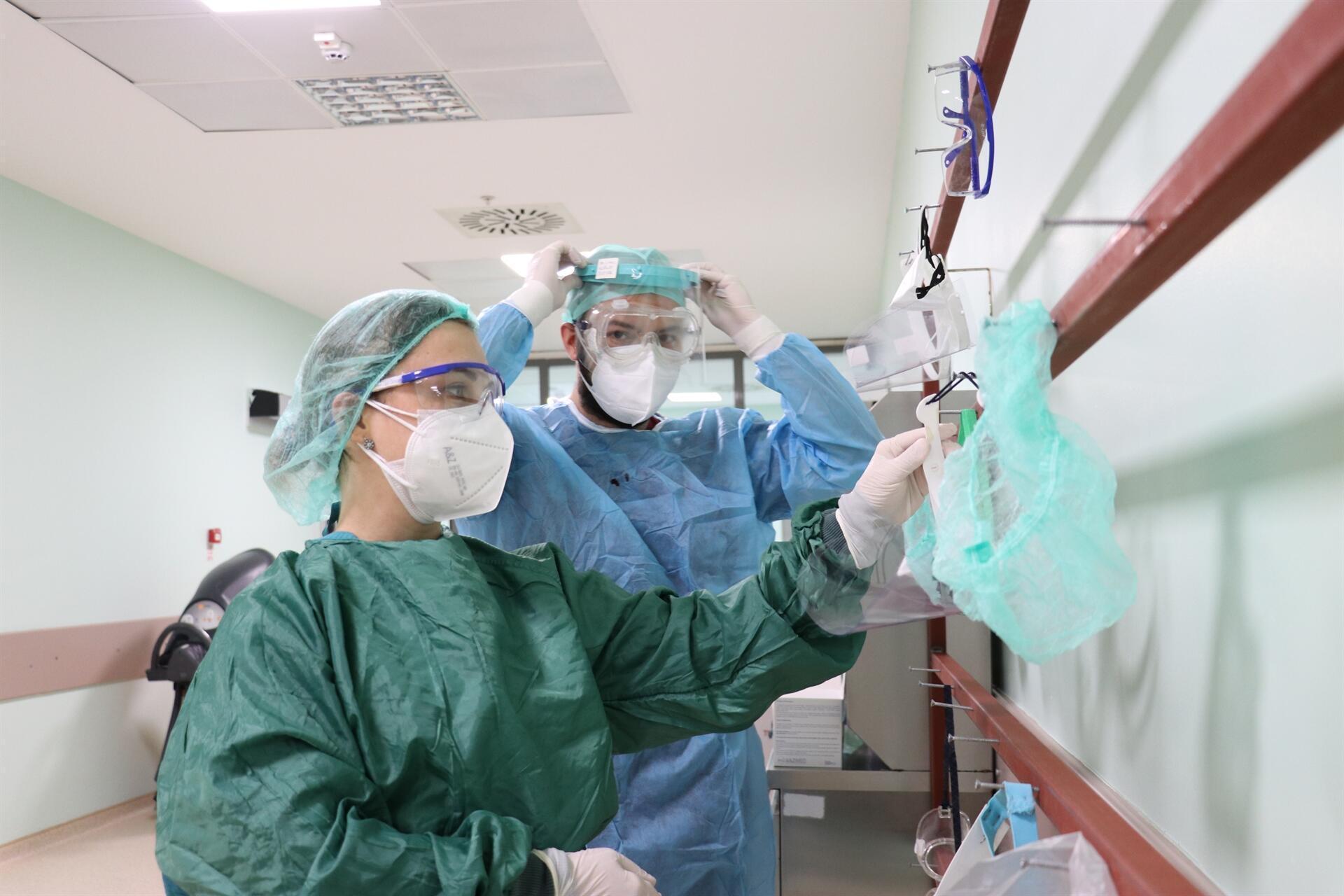 Virus caseloads weighing on Turkish hospitals, says health minister