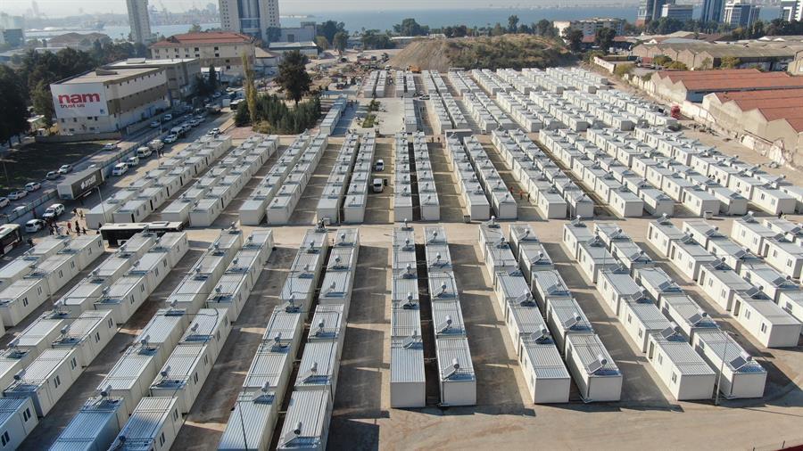First residents take shelter in ‘container city’ in quake-hit İzmir