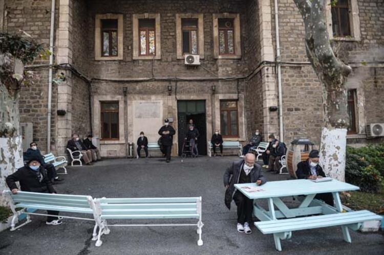 Elderly in Darülaceze care home living in lockdown for nine months