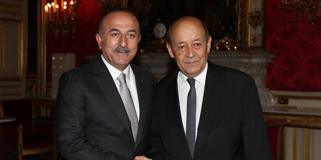 Turkish FM holds discussions with his French counterpart