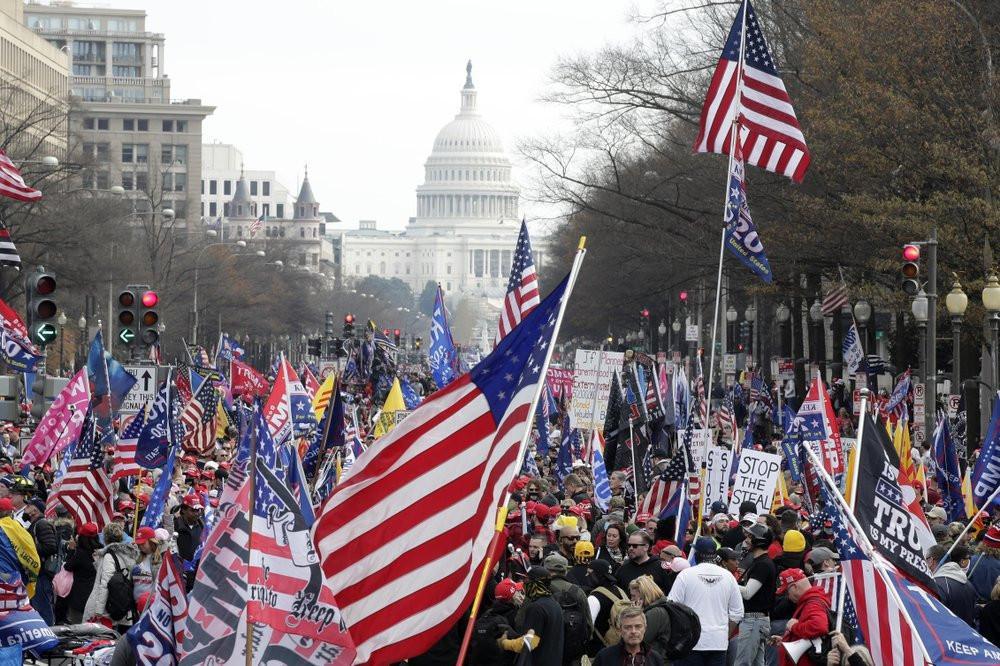 Tempers flare as Trump supporters rally in Washington