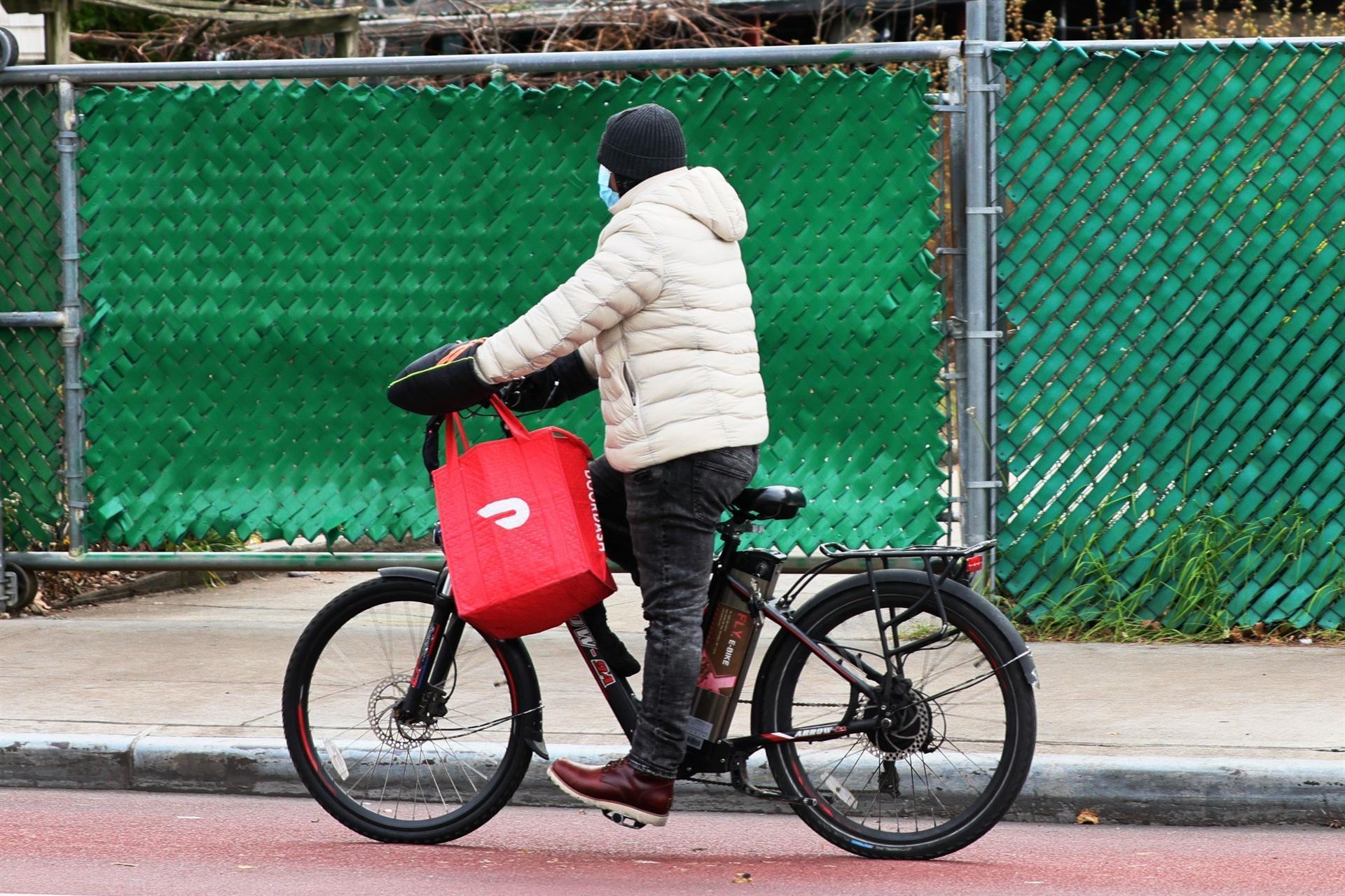 Delivery-only ghost kitchens flourish during pandemic