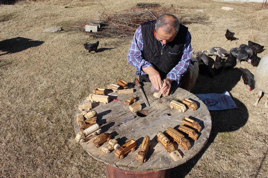 Taking advantage of pandemic, local man turns wood pieces into toys