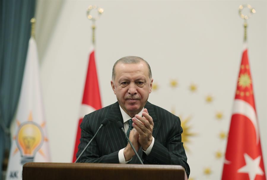 President Erdoğan urges party grassroots for hard work until 2023