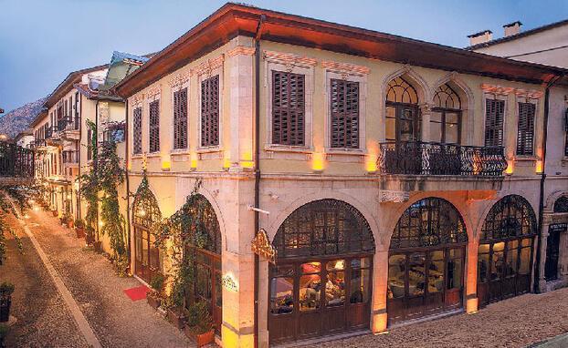 Hotel-museum presents artifacts from 5 periods