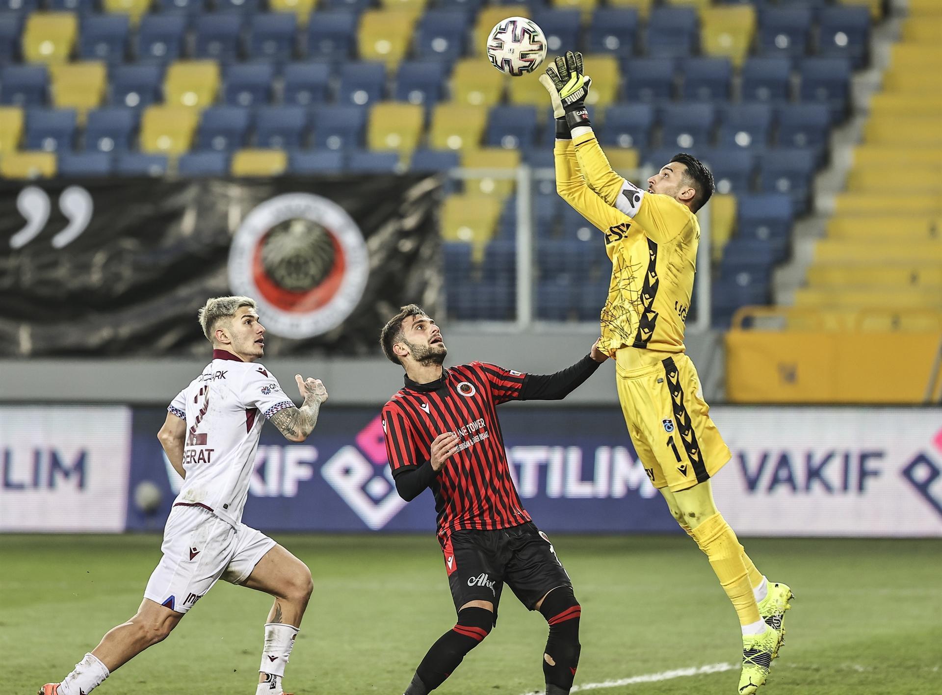 Trabzonspor extend unbeaten run to 5 games