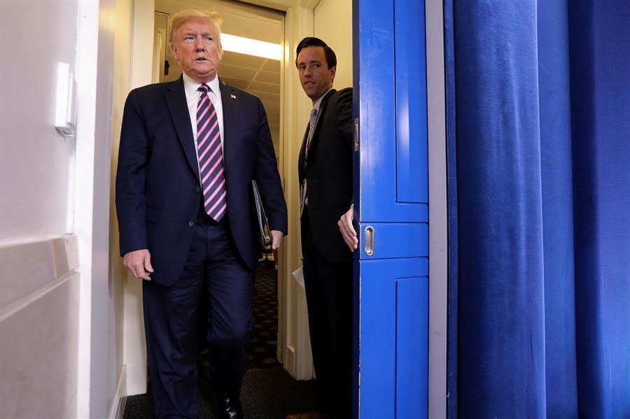 Trump flexes clout, meets top Republican in US House