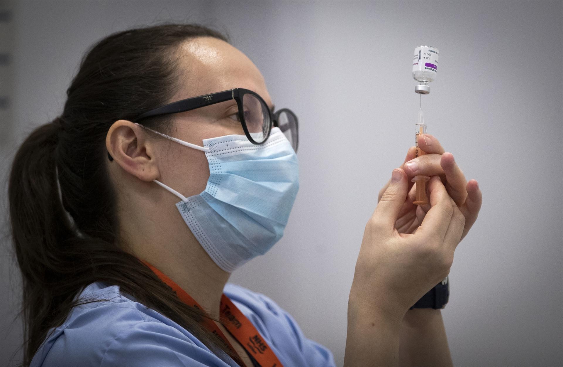 EU aims to boost vaccination rollout as variants spread