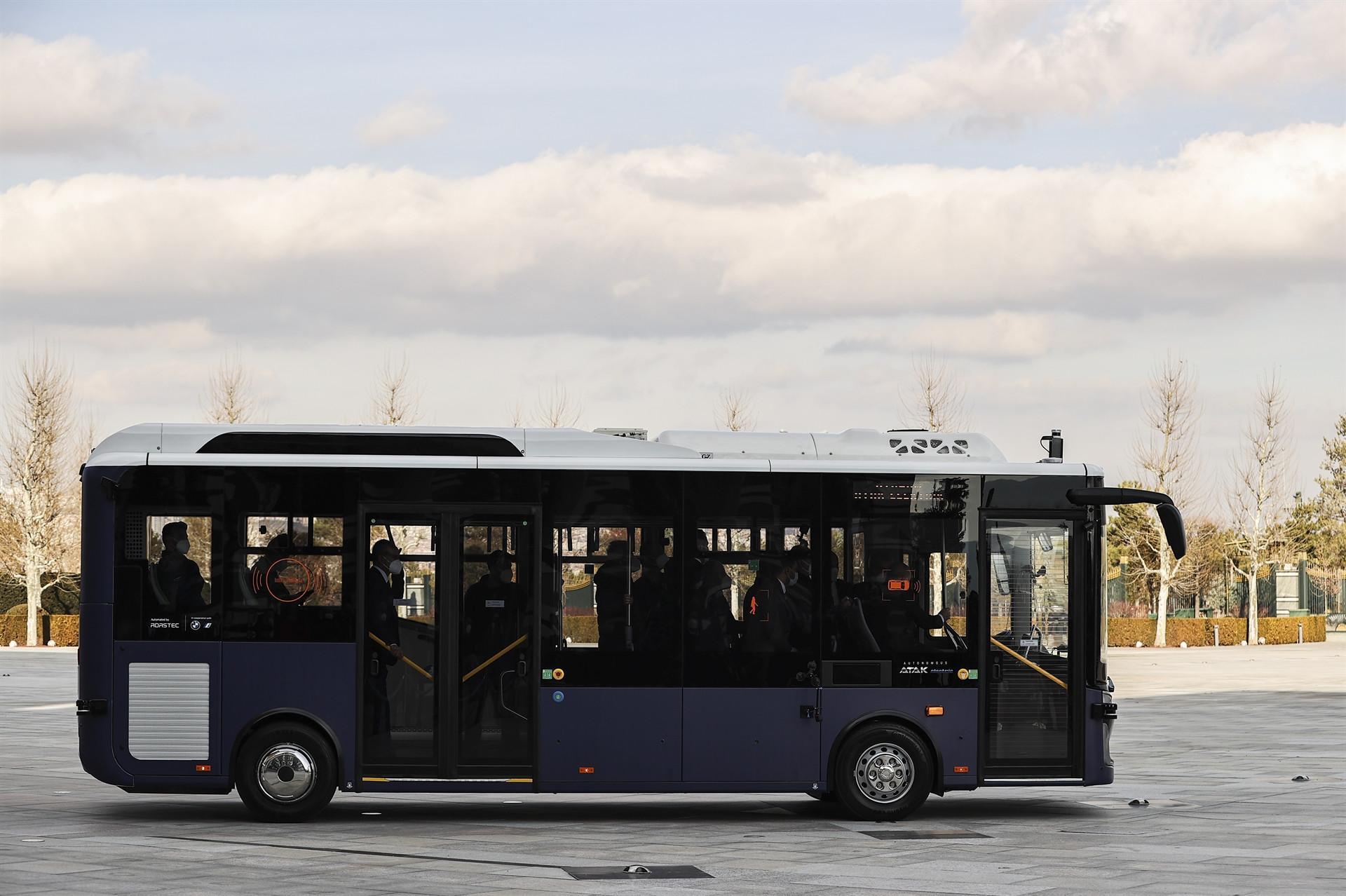Turkish carmaker Karsan rolls out Turkey’s first electric driverless bus