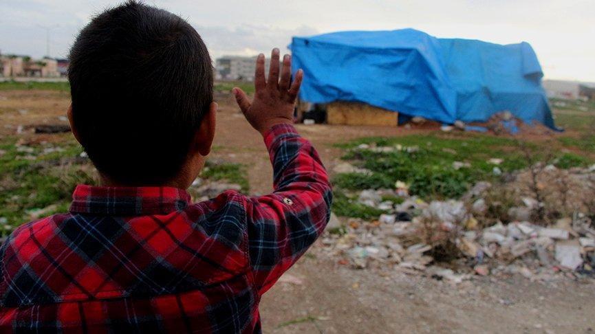 Photographer raises money for family living in tent