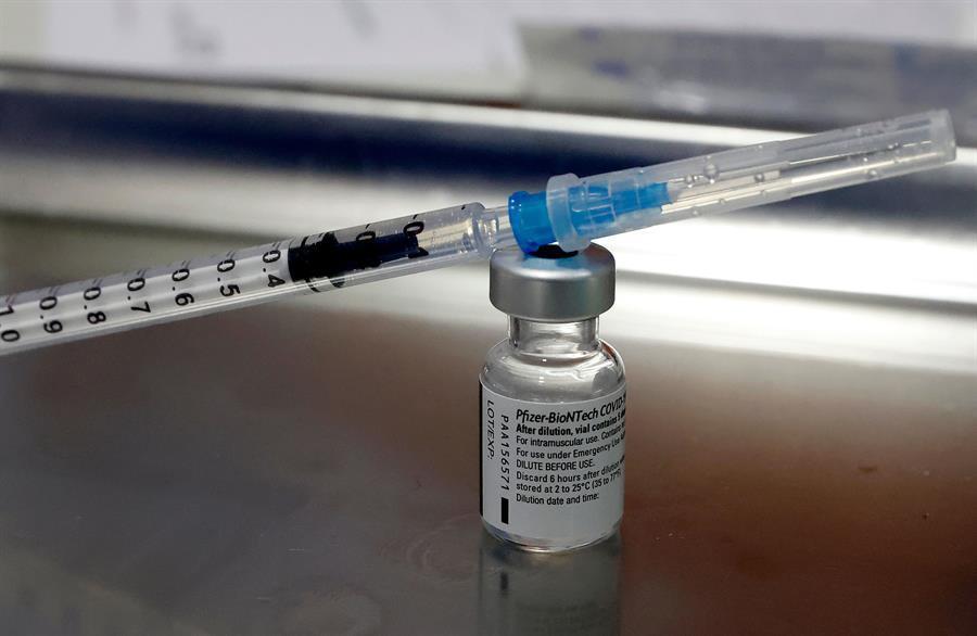WHO calls for bigger vaccine rollout as US nears ’breaking point’