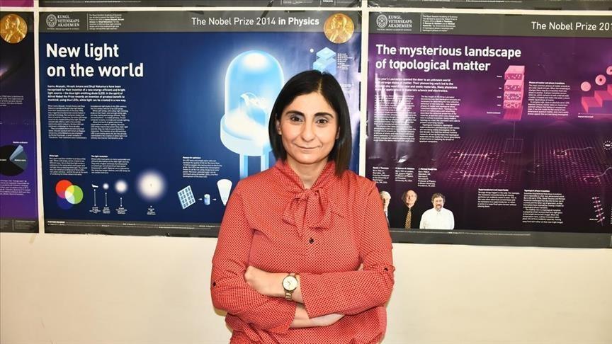Scientist urges girls to ‘never give up’